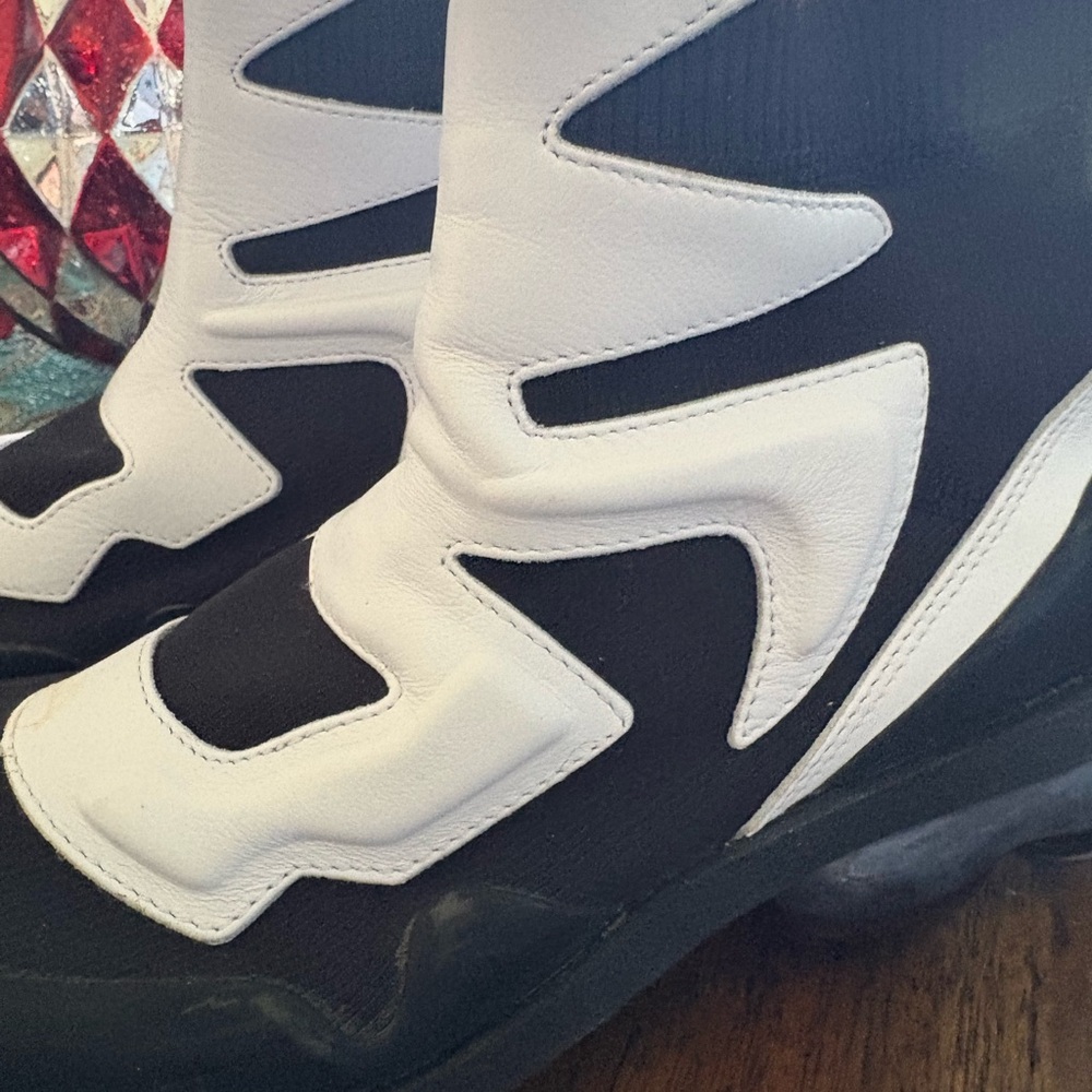 Nike Women's Black and White Vapormax Sneakers - Picture 10 of 11